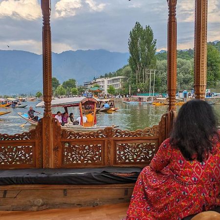 White House Group Of Houseboats Hotel Srīnagar Exterior foto