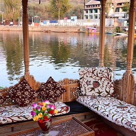 White House Group Of Houseboats Hotel Srīnagar Exterior foto