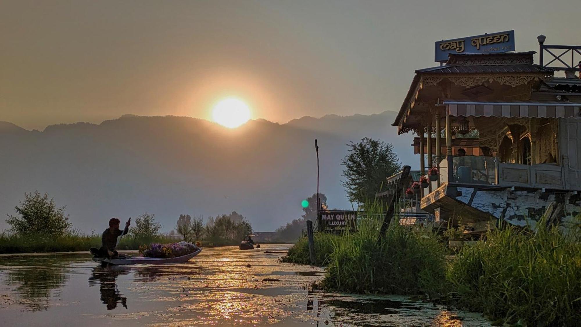 White House Group Of Houseboats Hotel Srīnagar Exterior foto