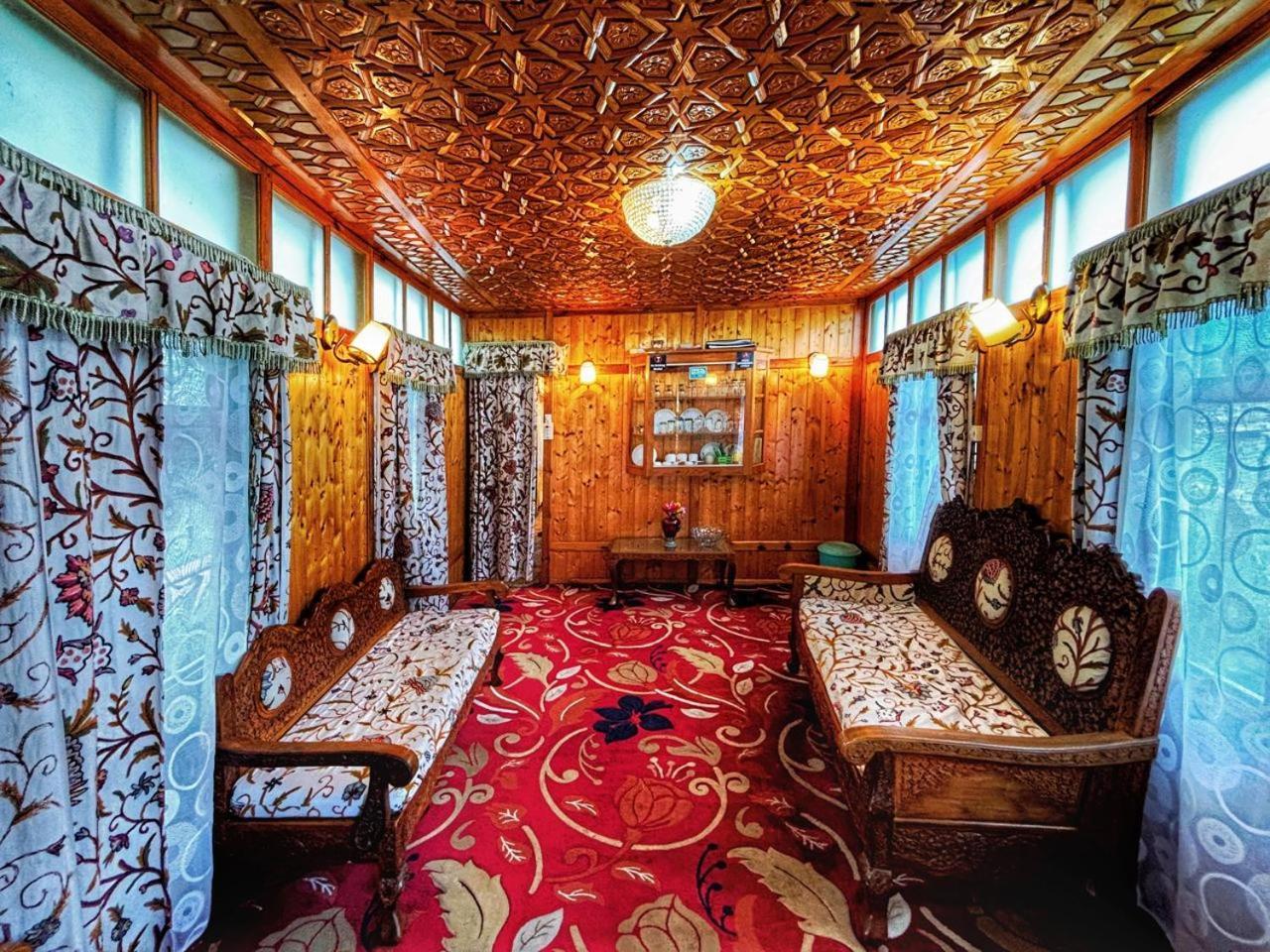 White House Group Of Houseboats Hotel Srīnagar Exterior foto