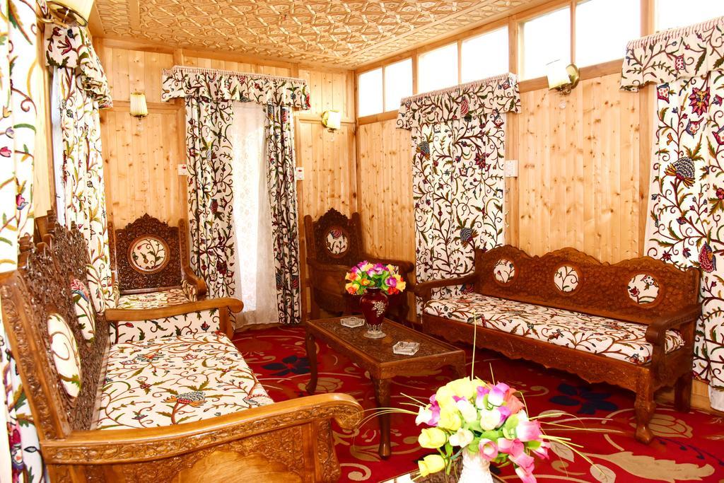 White House Group Of Houseboats Hotel Srīnagar Exterior foto