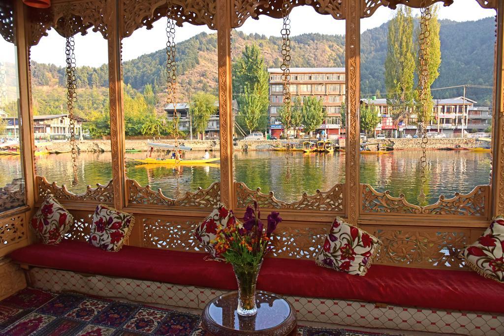 White House Group Of Houseboats Hotel Srīnagar Exterior foto