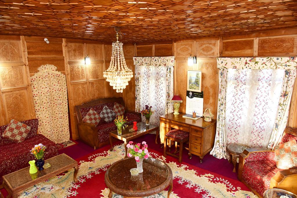 White House Group Of Houseboats Hotel Srīnagar Exterior foto