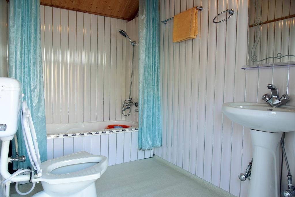 White House Group Of Houseboats Hotel Srīnagar Exterior foto