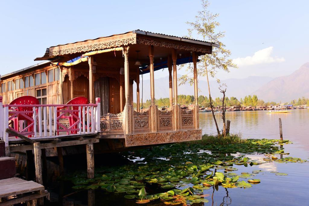 White House Group Of Houseboats Hotel Srīnagar Exterior foto