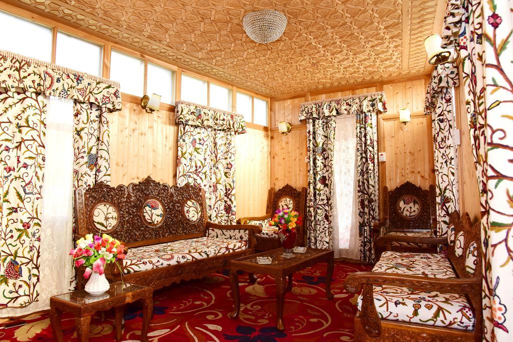 White House Group Of Houseboats Hotel Srīnagar Exterior foto