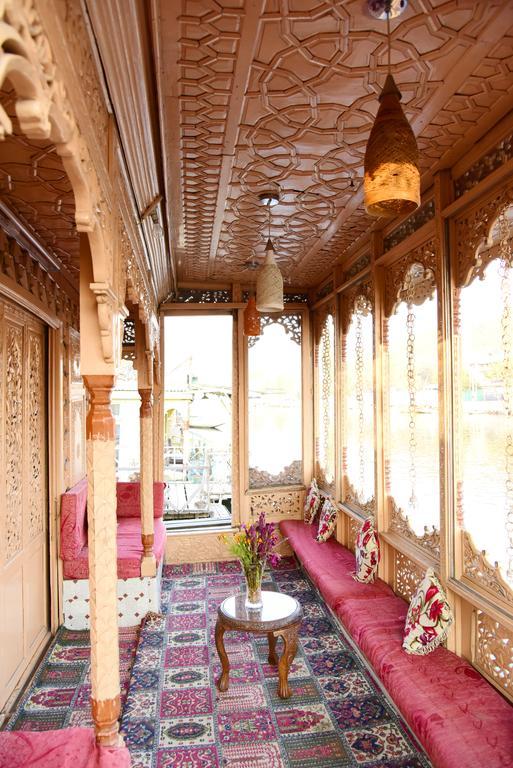 White House Group Of Houseboats Hotel Srīnagar Exterior foto